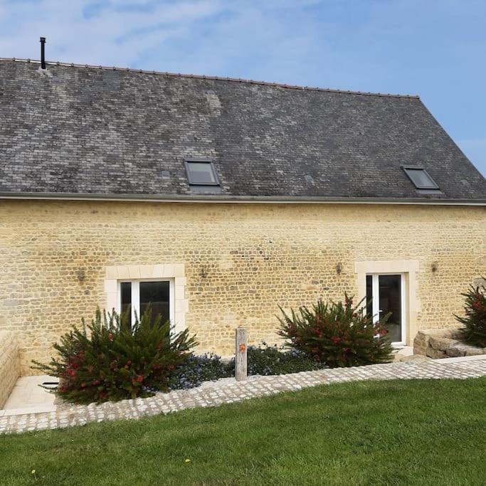 Les Gites Du Val Mandeville-en-Bessin Esterno foto