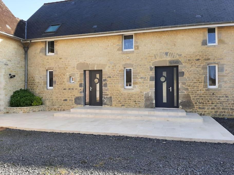 Les Gites Du Val Mandeville-en-Bessin Esterno foto