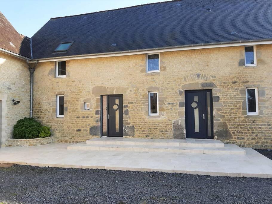 Les Gites Du Val Mandeville-en-Bessin Esterno foto